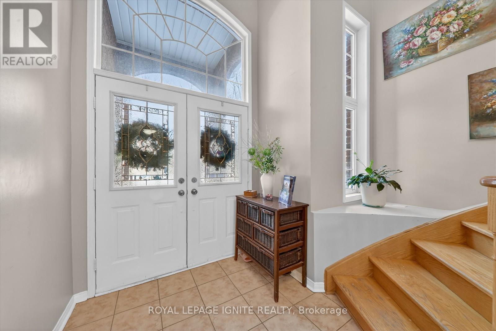 215 Drummond Drive, Vaughan, Ontario  L6A 3C1 - Photo 3 - N12786346