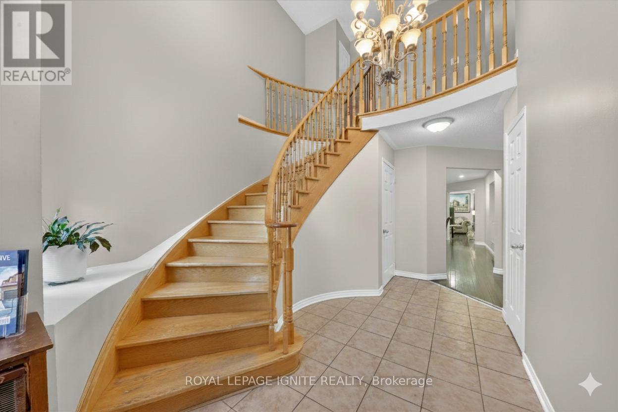 215 Drummond Drive, Vaughan, Ontario  L6A 3C1 - Photo 4 - N12786346