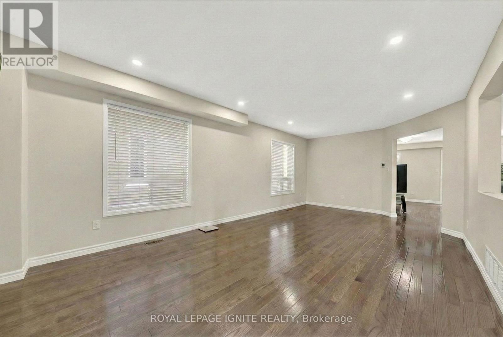 215 Drummond Drive, Vaughan, Ontario  L6A 3C1 - Photo 6 - N12786346