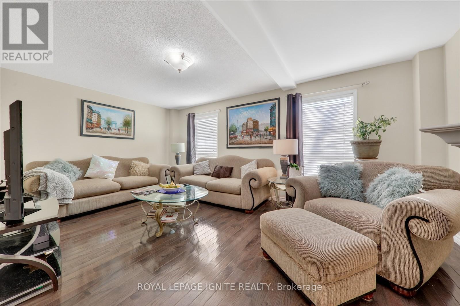 215 Drummond Drive, Vaughan, Ontario  L6A 3C1 - Photo 8 - N12786346