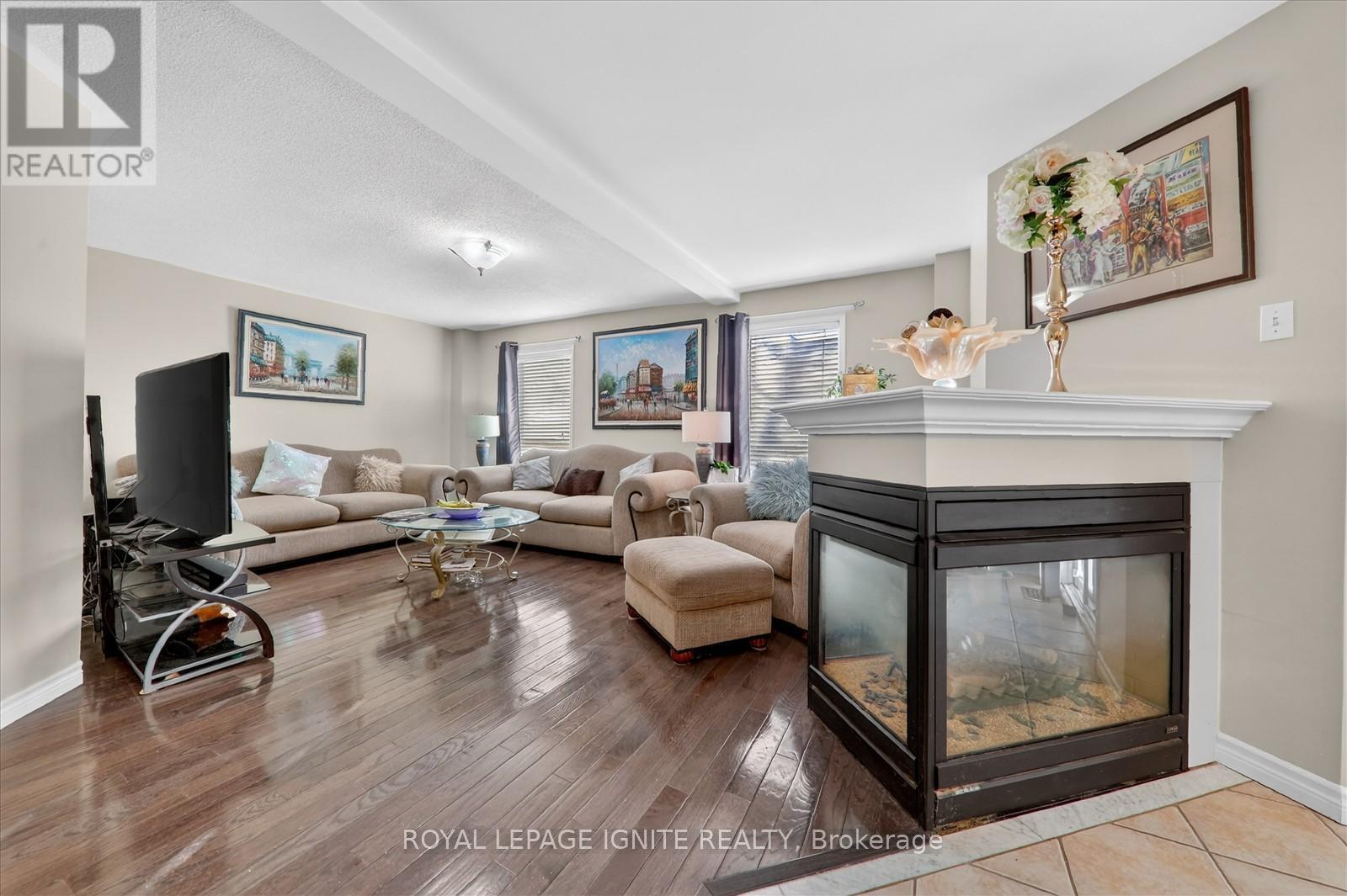 215 Drummond Drive, Vaughan, Ontario  L6A 3C1 - Photo 9 - N12786346