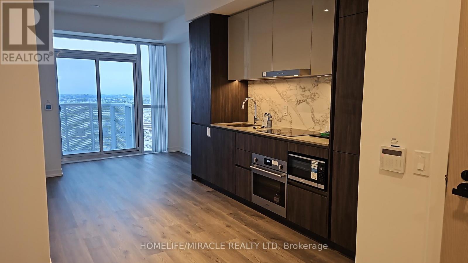 5908 - 8 Interchange Way, Vaughan, Ontario  L4K 0R2 - Photo 9 - N12786484