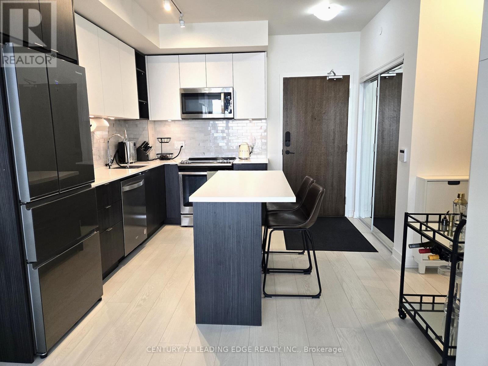 925 - 100 Eagle Rock Way, Vaughan, Ontario  L6A 5B0 - Photo 3 - N12786494