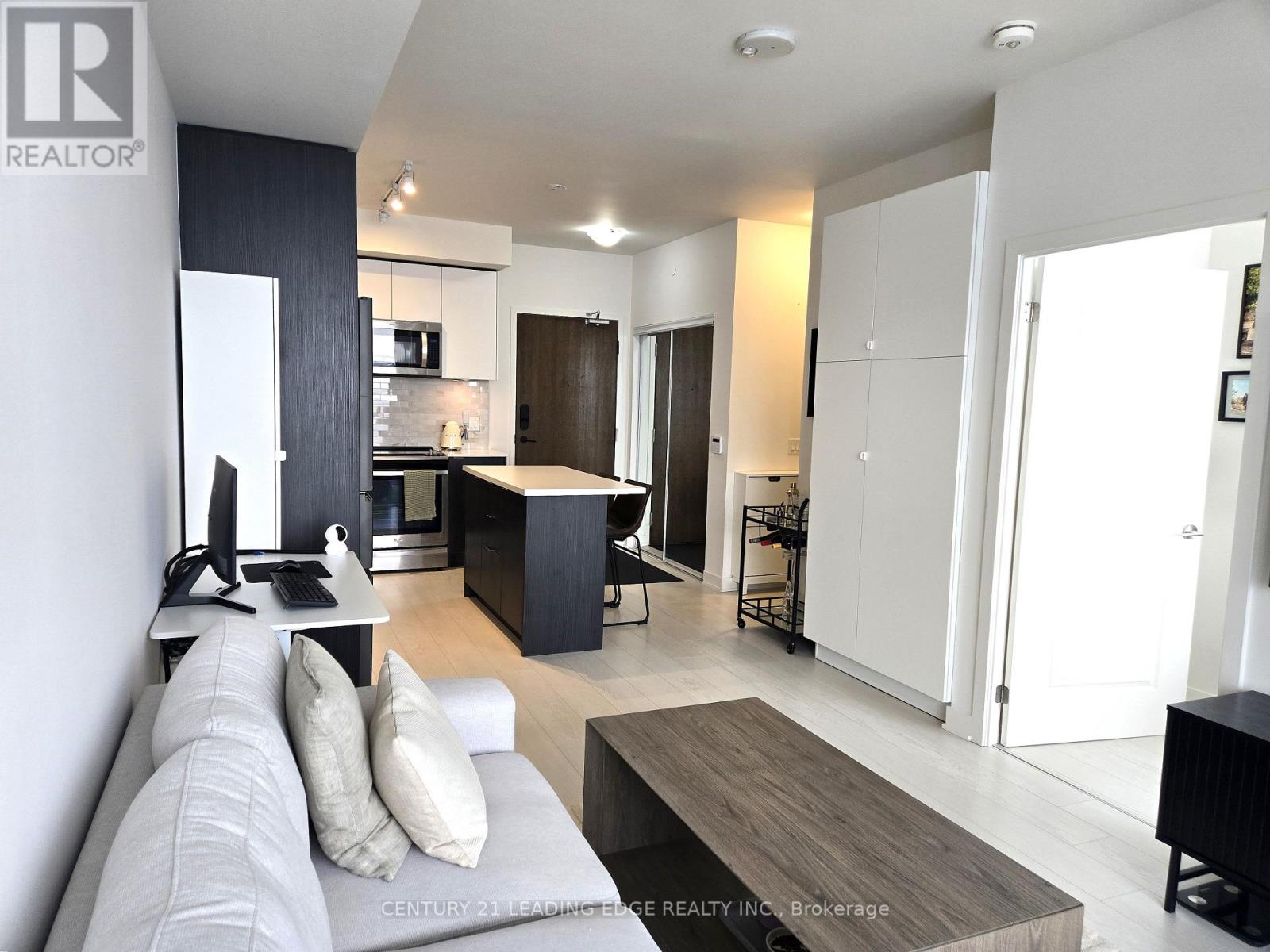 925 - 100 Eagle Rock Way, Vaughan, Ontario  L6A 5B0 - Photo 5 - N12786494