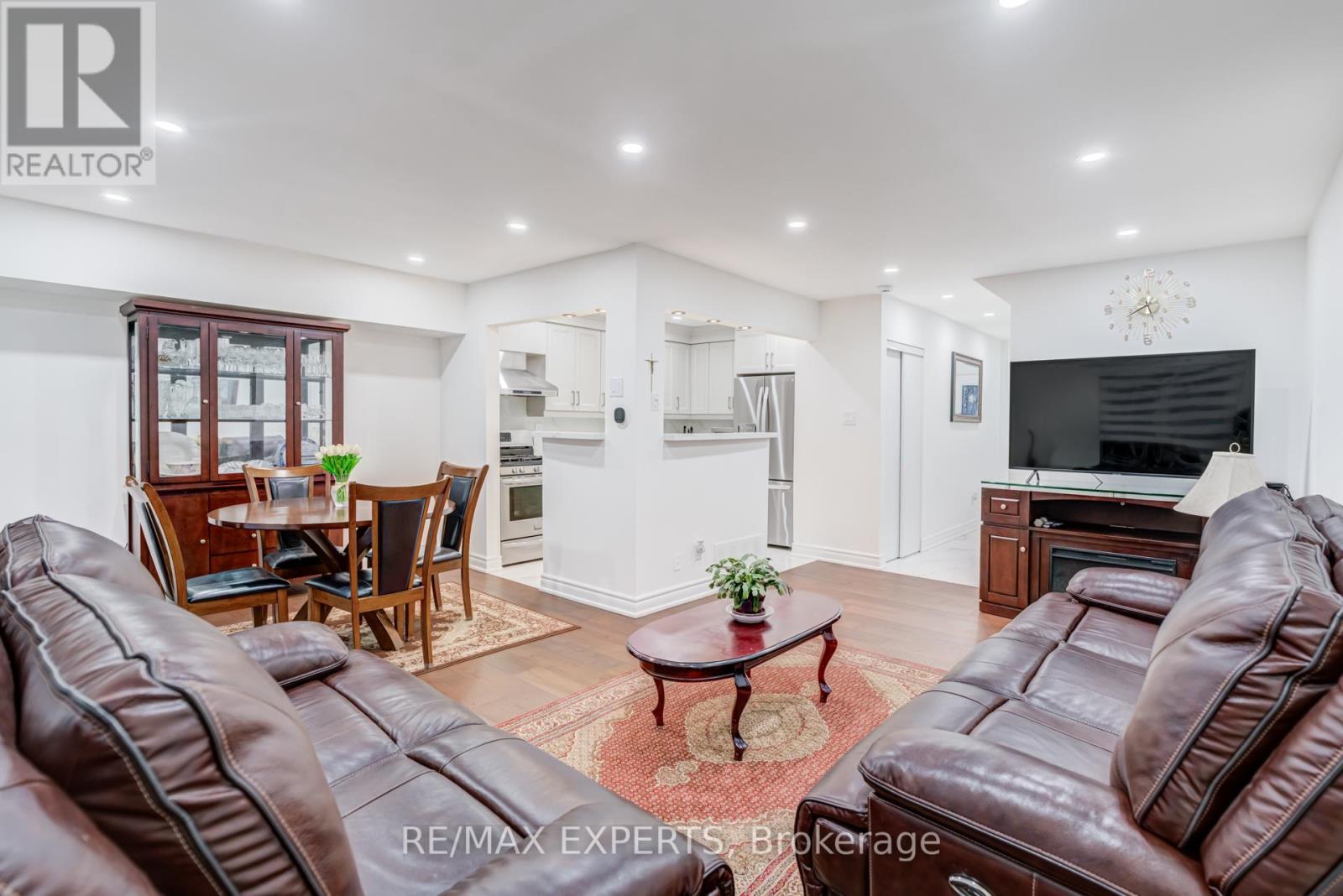 10 Knightsbridge Way, Markham, Ontario  L3P 3W5 - Photo 8 - N12786528