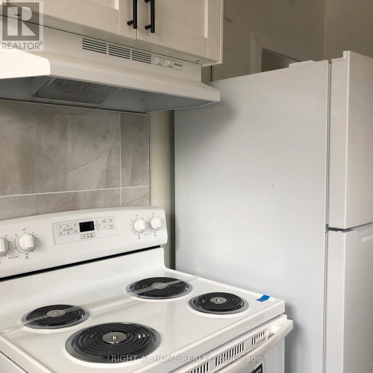 3 - 55 Glendale Avenue S, Ottawa, Ontario  K1S 1W3 - Photo 2 - X12615110