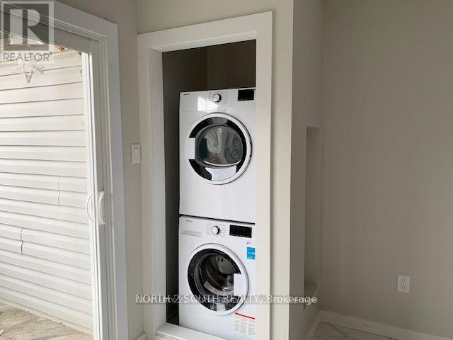 Upper - 29 Gore Drive, Barrie (Ardagh), Ontario  L4N 8L3 - Photo 10 - S12786428