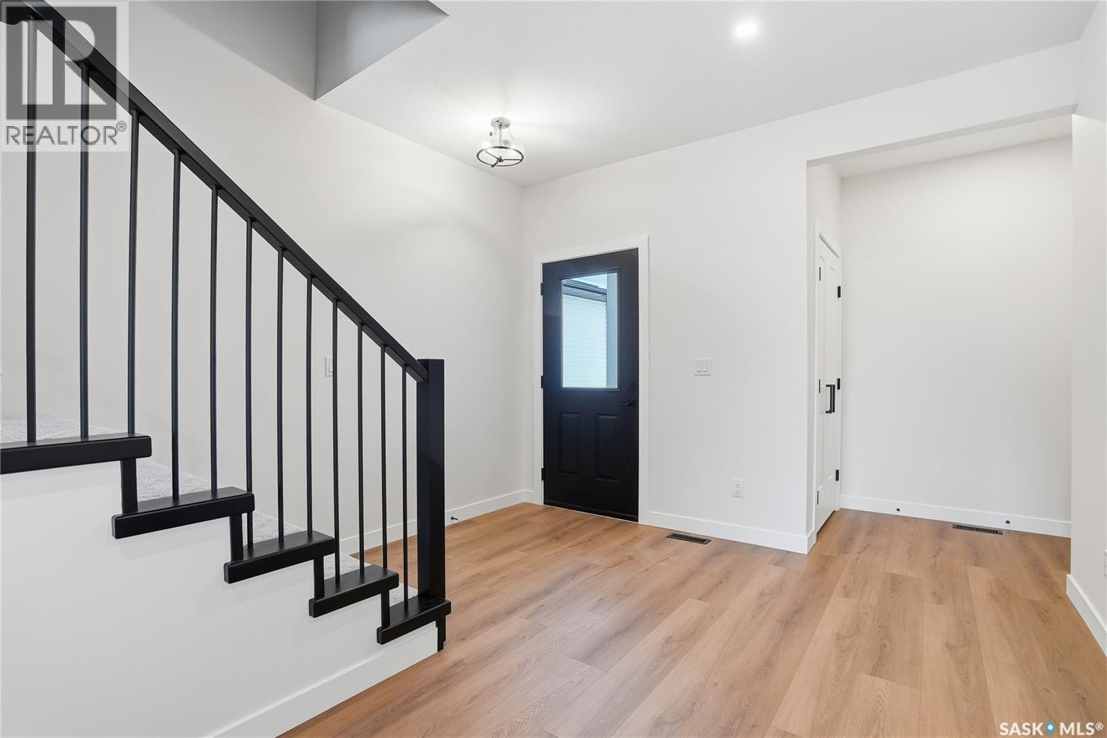 190 Doran Way, Saskatoon, Saskatchewan  S7V 0Z7 - Photo 3 - SK028522