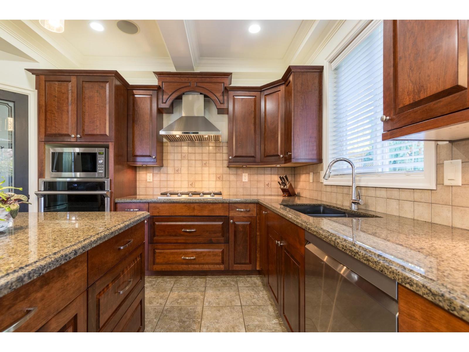 19667 72a Avenue, Langley, British Columbia  V2Y 3E5 - Photo 11 - R3089007