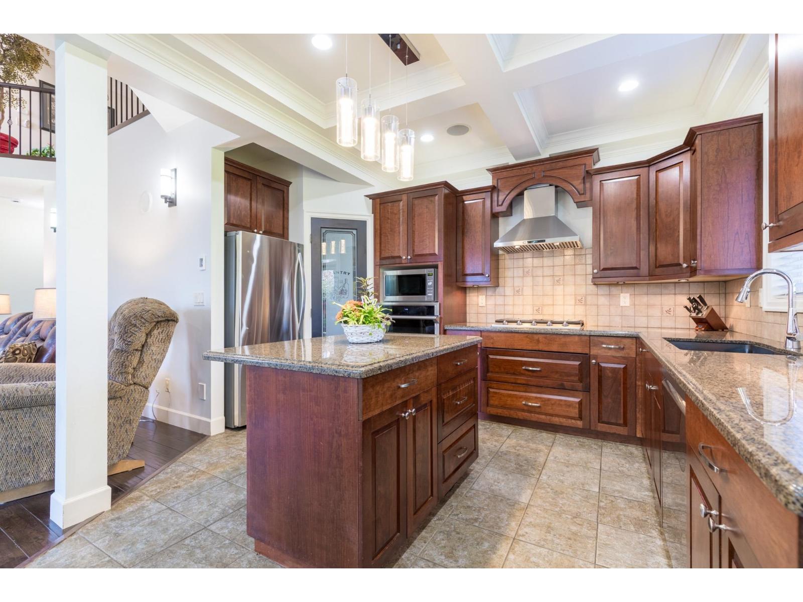 19667 72a Avenue, Langley, British Columbia  V2Y 3E5 - Photo 10 - R3089007