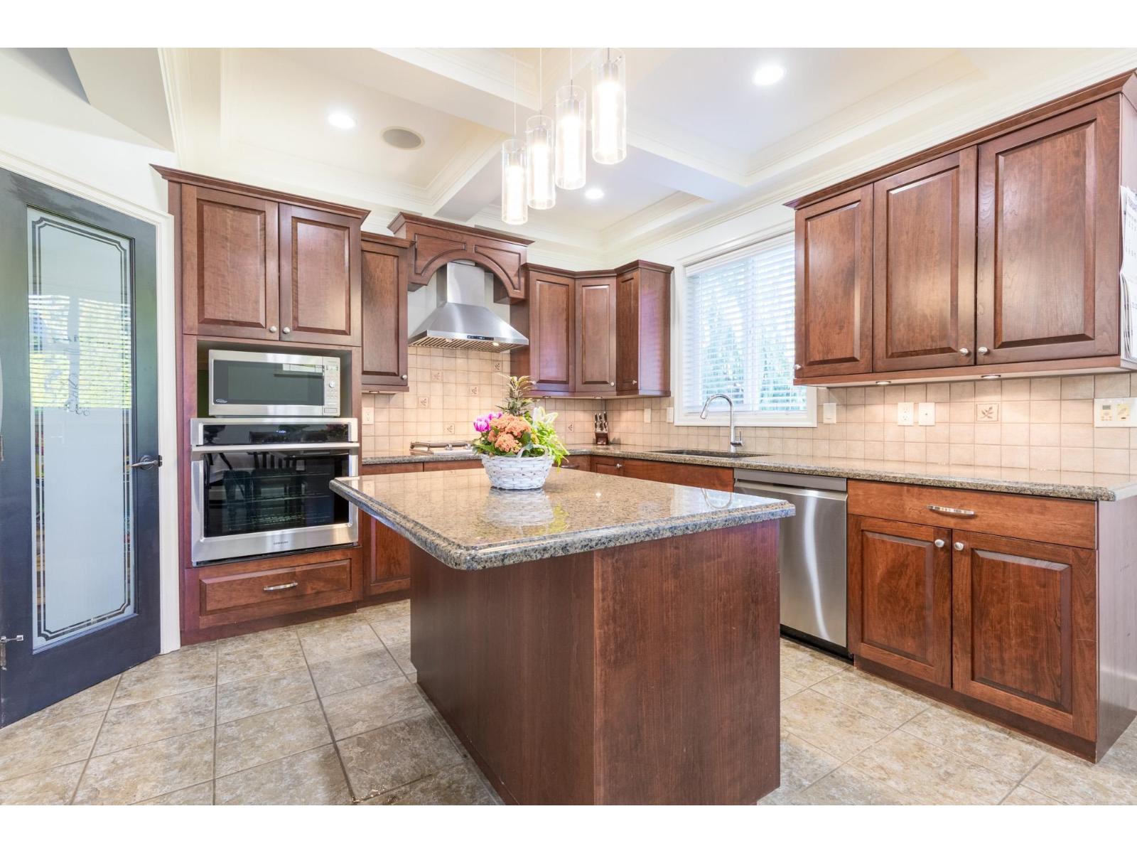 19667 72a Avenue, Langley, British Columbia  V2Y 3E5 - Photo 9 - R3089007