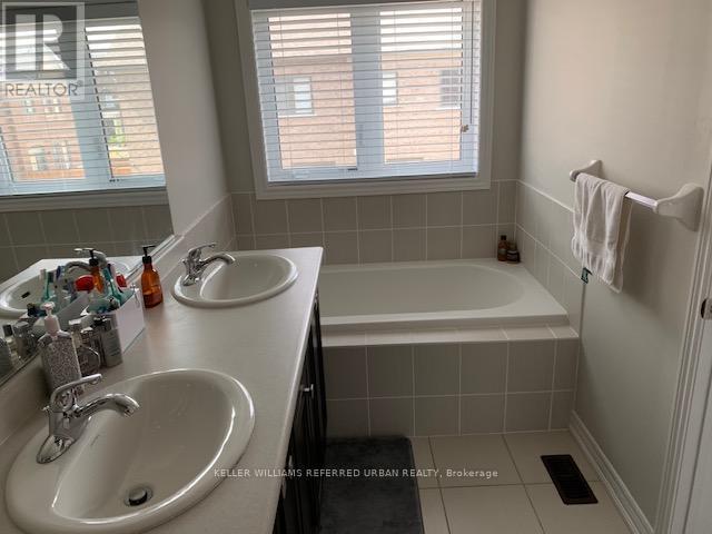 23 Morra Avenue, Caledon, Ontario  L7E 4K5 - Photo 8 - W12786306