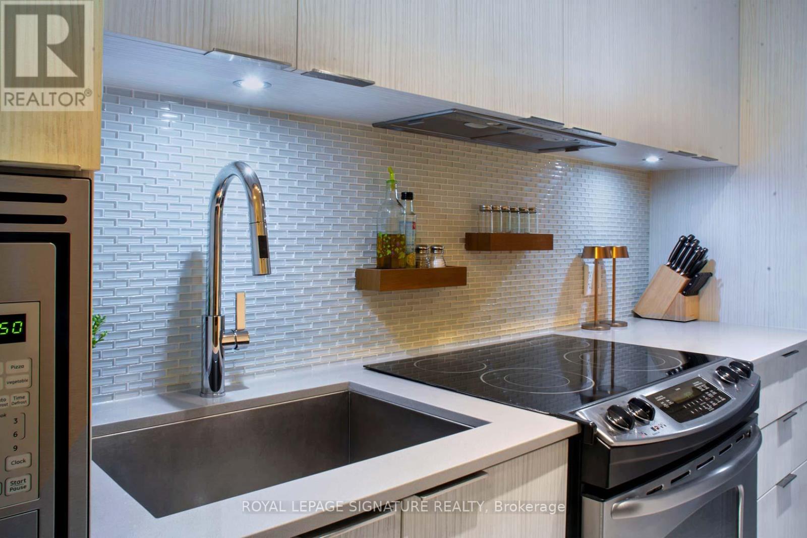 211 - 110 Marine Parade Drive, Toronto, Ontario  M8V 0B6 - Photo 7 - W12786334