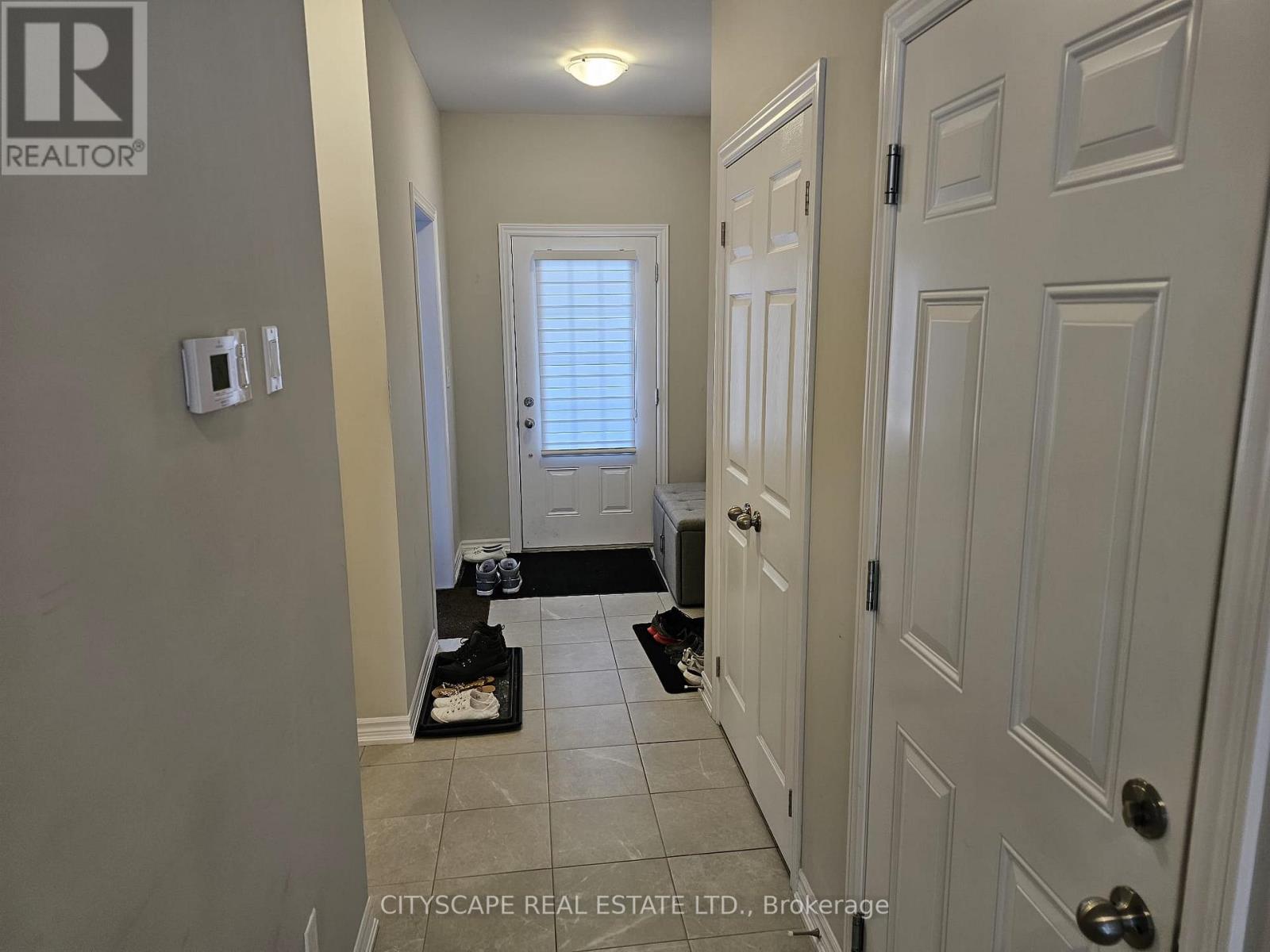 25 Braida Lane, Halton Hills, Ontario  L7J 0B7 - Photo 5 - W12786336