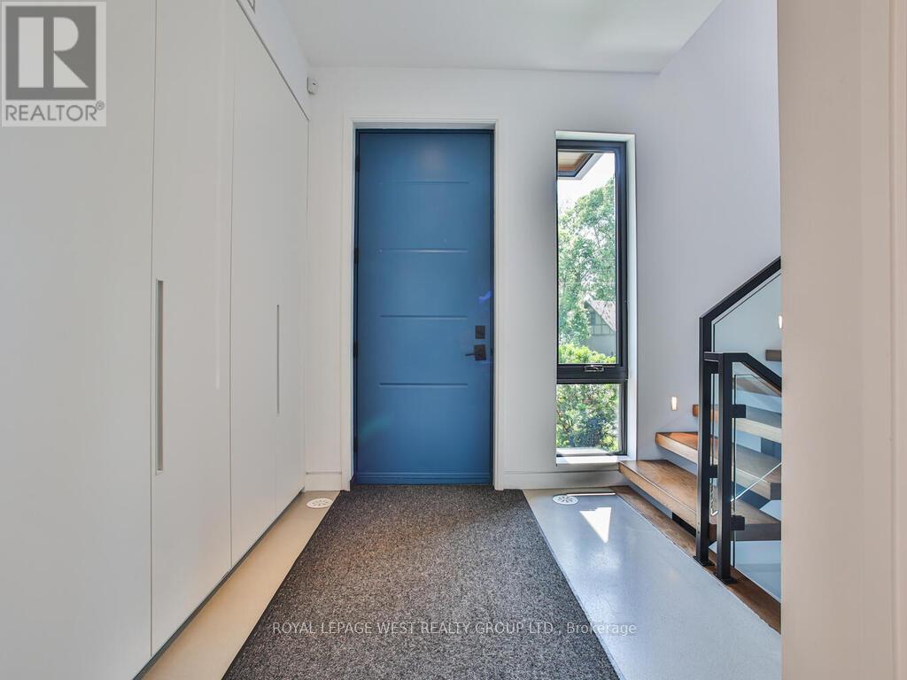 4 Old Oak Road, Toronto, Ontario  M9A 2V8 - Photo 13 - W12786338