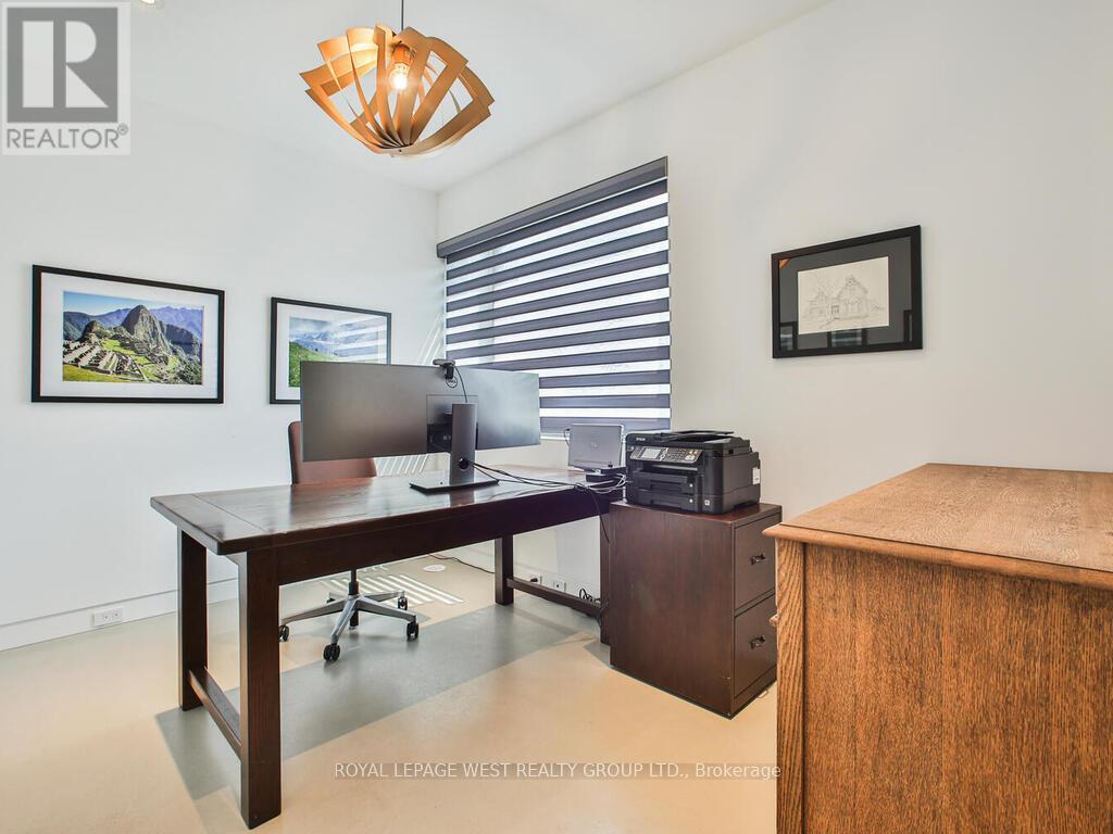 4 Old Oak Road, Toronto, Ontario  M9A 2V8 - Photo 14 - W12786338