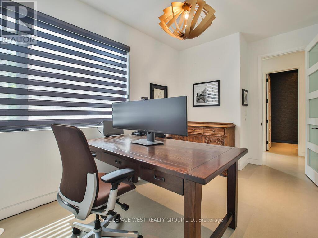 4 Old Oak Road, Toronto, Ontario  M9A 2V8 - Photo 15 - W12786338