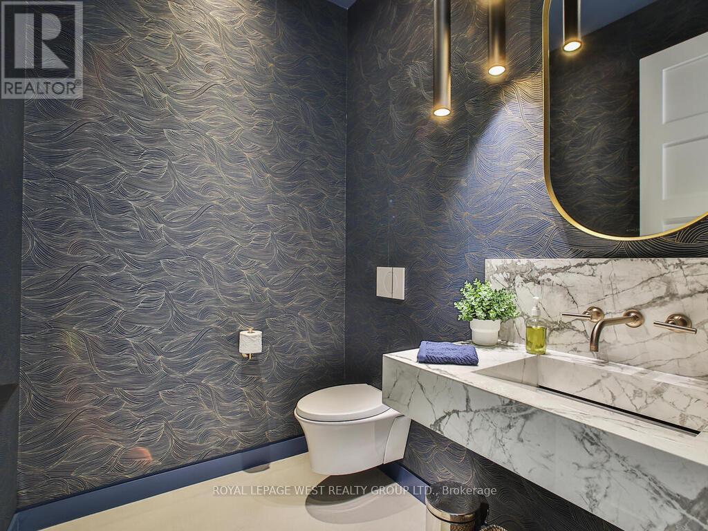 4 Old Oak Road, Toronto, Ontario  M9A 2V8 - Photo 16 - W12786338