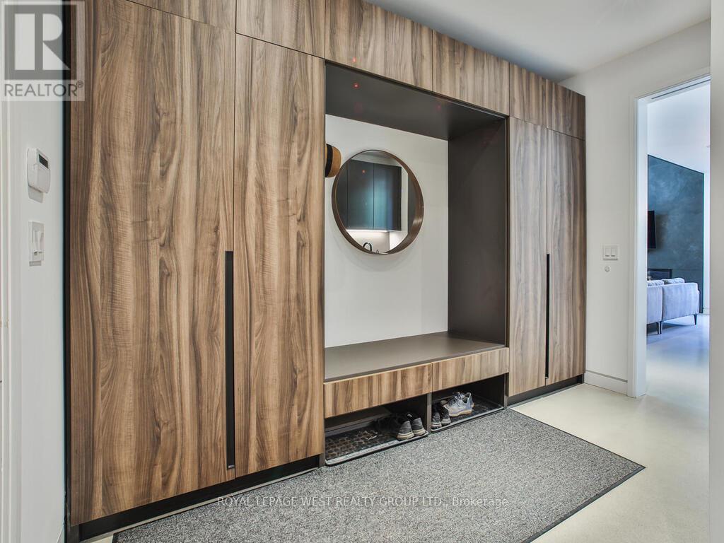 4 Old Oak Road, Toronto, Ontario  M9A 2V8 - Photo 17 - W12786338