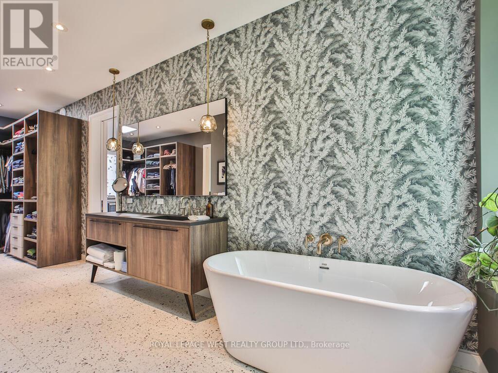 4 Old Oak Road, Toronto, Ontario  M9A 2V8 - Photo 28 - W12786338