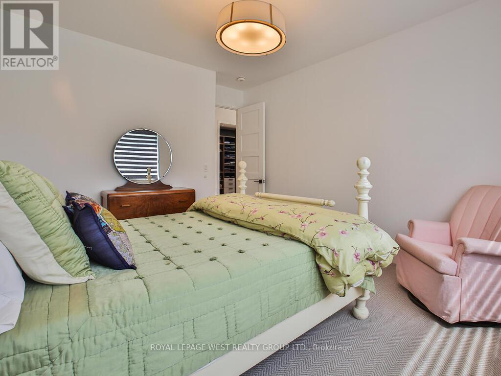 4 Old Oak Road, Toronto, Ontario  M9A 2V8 - Photo 32 - W12786338