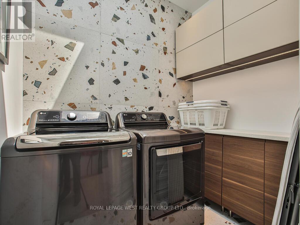 4 Old Oak Road, Toronto, Ontario  M9A 2V8 - Photo 35 - W12786338