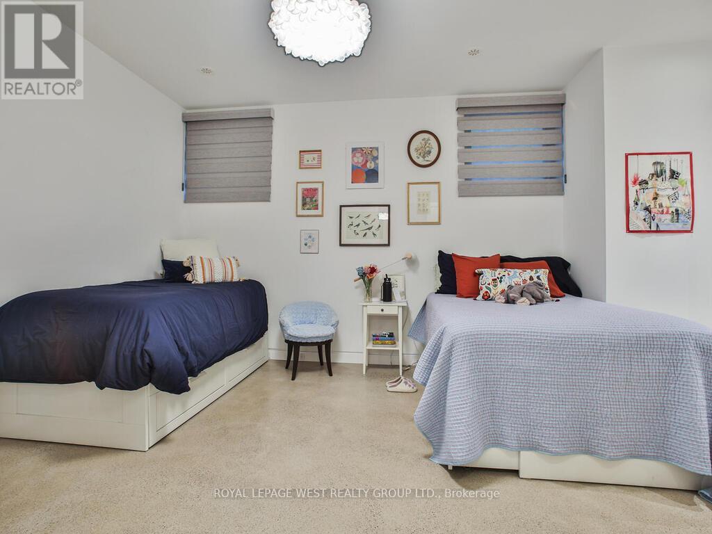 4 Old Oak Road, Toronto, Ontario  M9A 2V8 - Photo 39 - W12786338