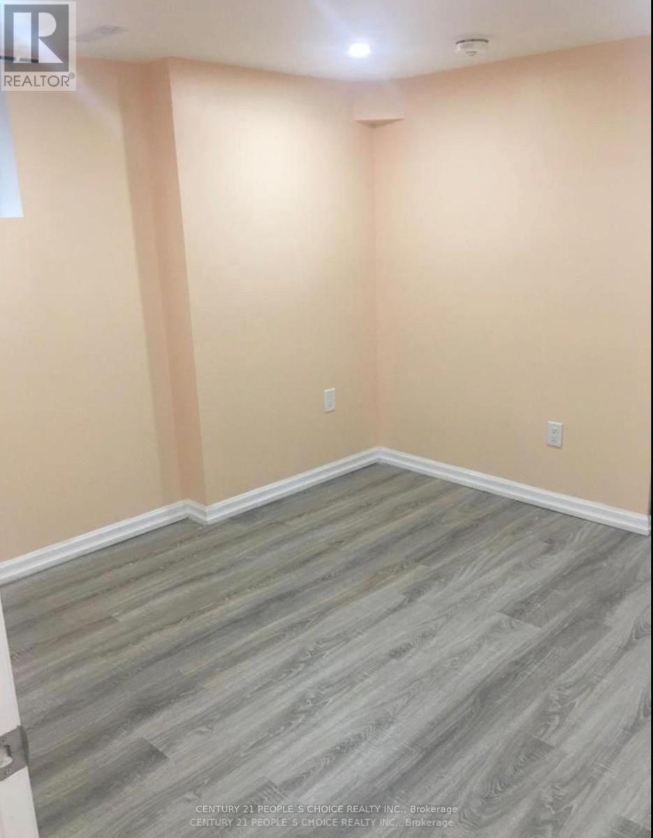 Bsmt - 5951 Mersey Street, Mississauga, Ontario  L5V 1W1 - Photo 2 - W12786384