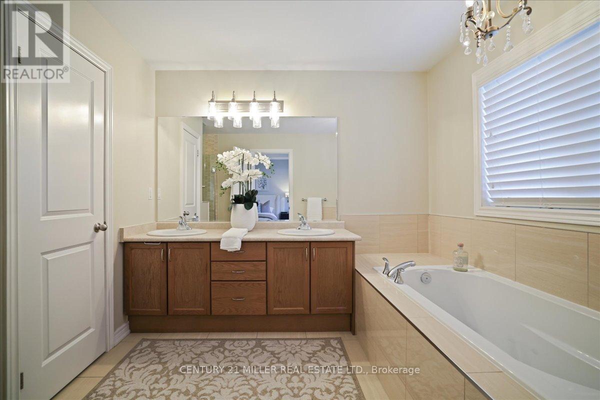 3071 Isaac Avenue, Oakville, Ontario  L6M 0S7 - Photo 23 - W12786390