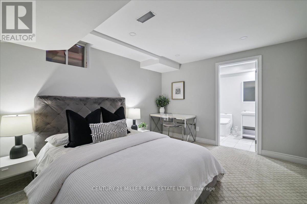 3071 Isaac Avenue, Oakville, Ontario  L6M 0S7 - Photo 32 - W12786390