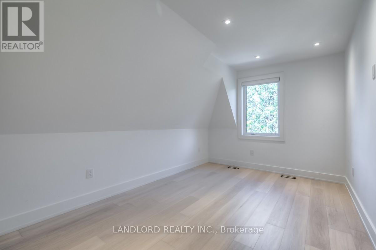 3 - 37 Boustead Avenue, Toronto, Ontario  M6R 1Y7 - Photo 11 - W12786400