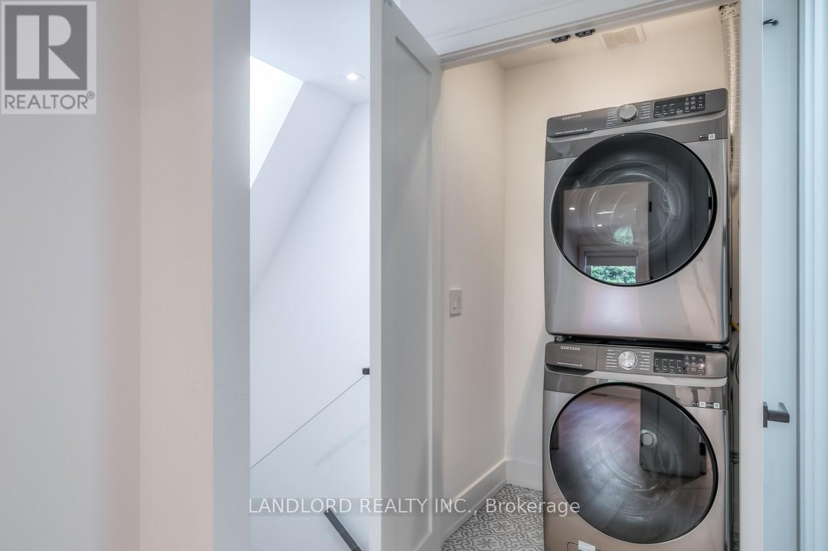 3 - 37 Boustead Avenue, Toronto, Ontario  M6R 1Y7 - Photo 15 - W12786400