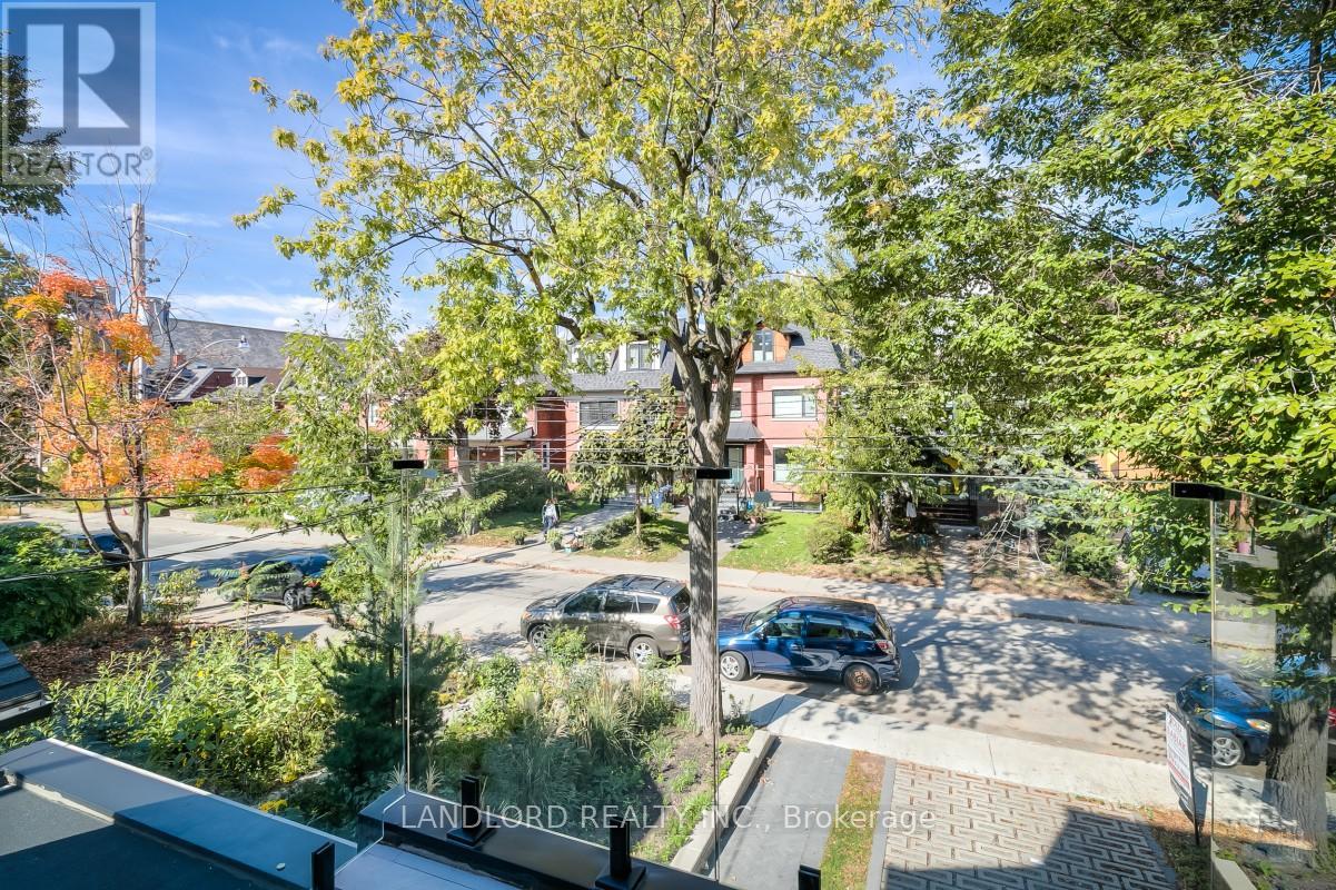 3 - 37 Boustead Avenue, Toronto, Ontario  M6R 1Y7 - Photo 17 - W12786400