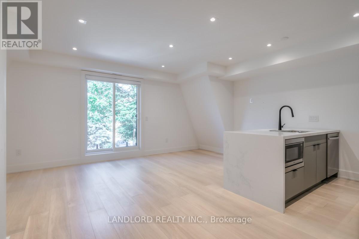 3 - 37 Boustead Avenue, Toronto, Ontario  M6R 1Y7 - Photo 4 - W12786400