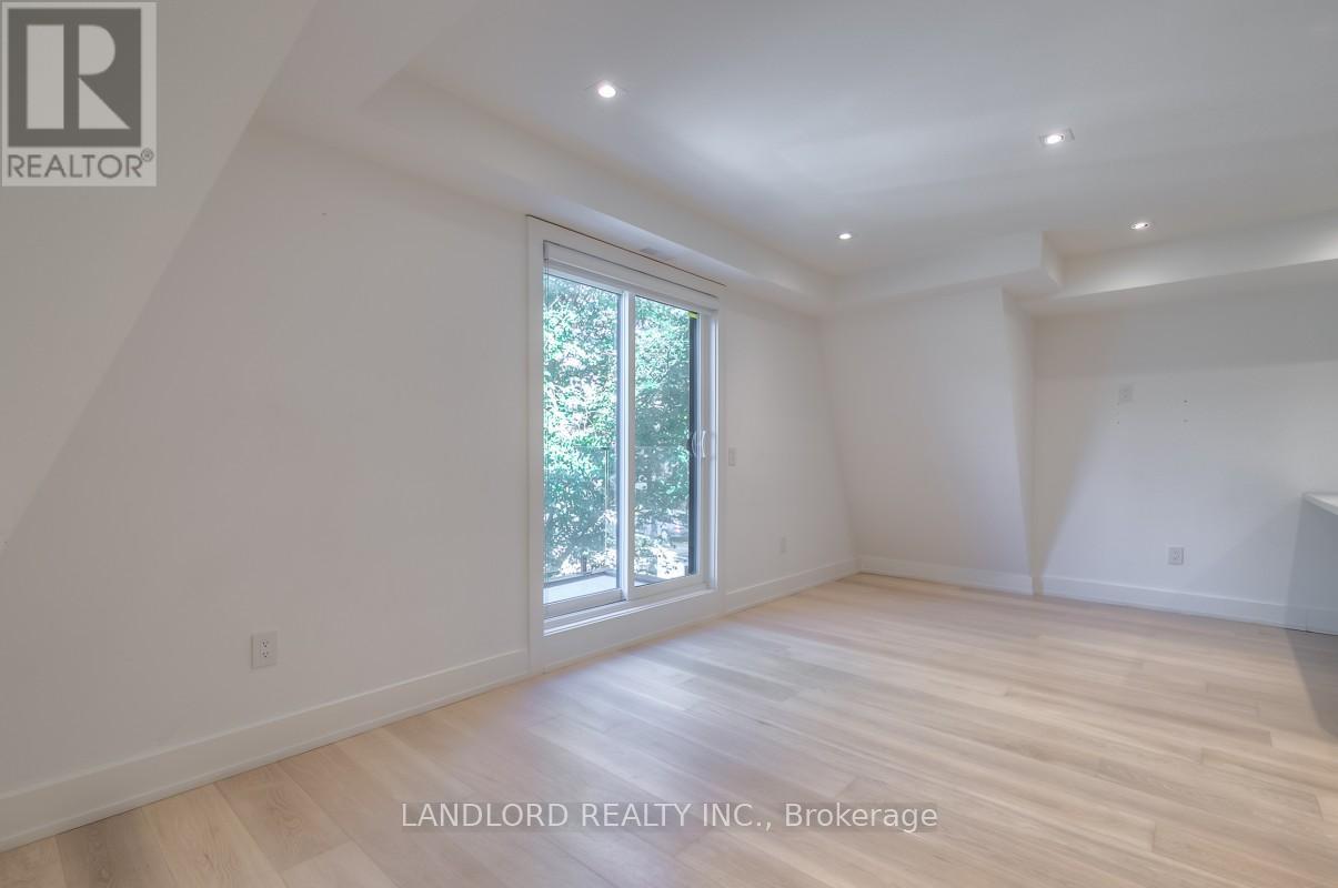 3 - 37 Boustead Avenue, Toronto, Ontario  M6R 1Y7 - Photo 6 - W12786400