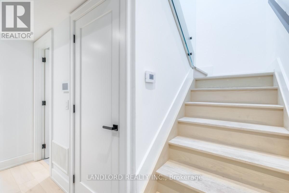 3 - 37 Boustead Avenue, Toronto, Ontario  M6R 1Y7 - Photo 8 - W12786400