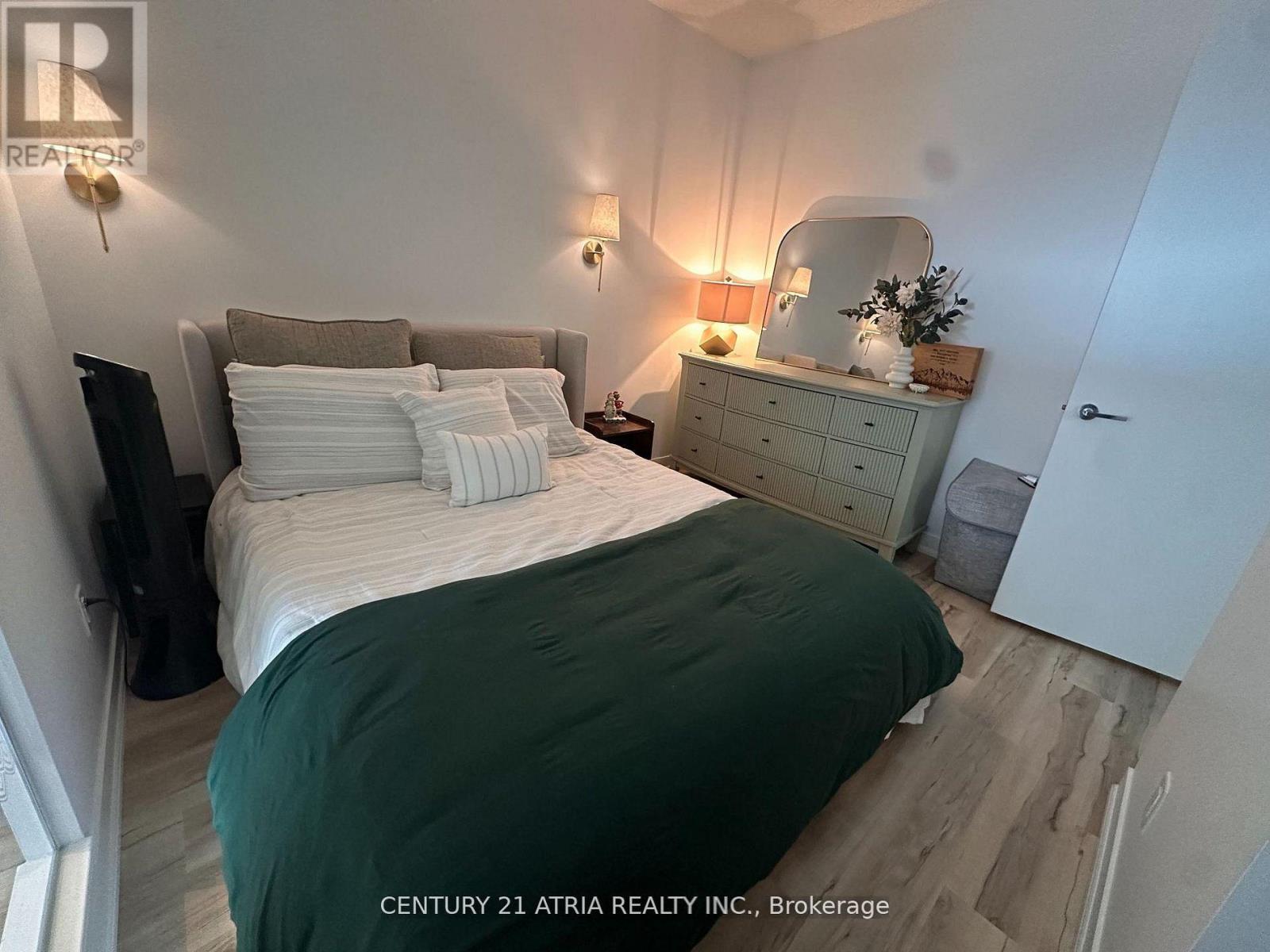 1731 - 165 Legion Road N, Toronto, Ontario  M8Y 0B3 - Photo 13 - W12786426