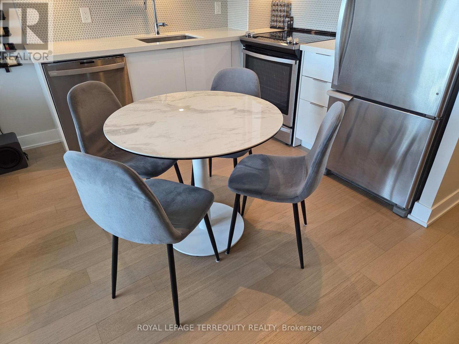 4814 - 30 Shore Breeze Drive, Toronto, Ontario  M8V 0J1 - Photo 8 - W12786430