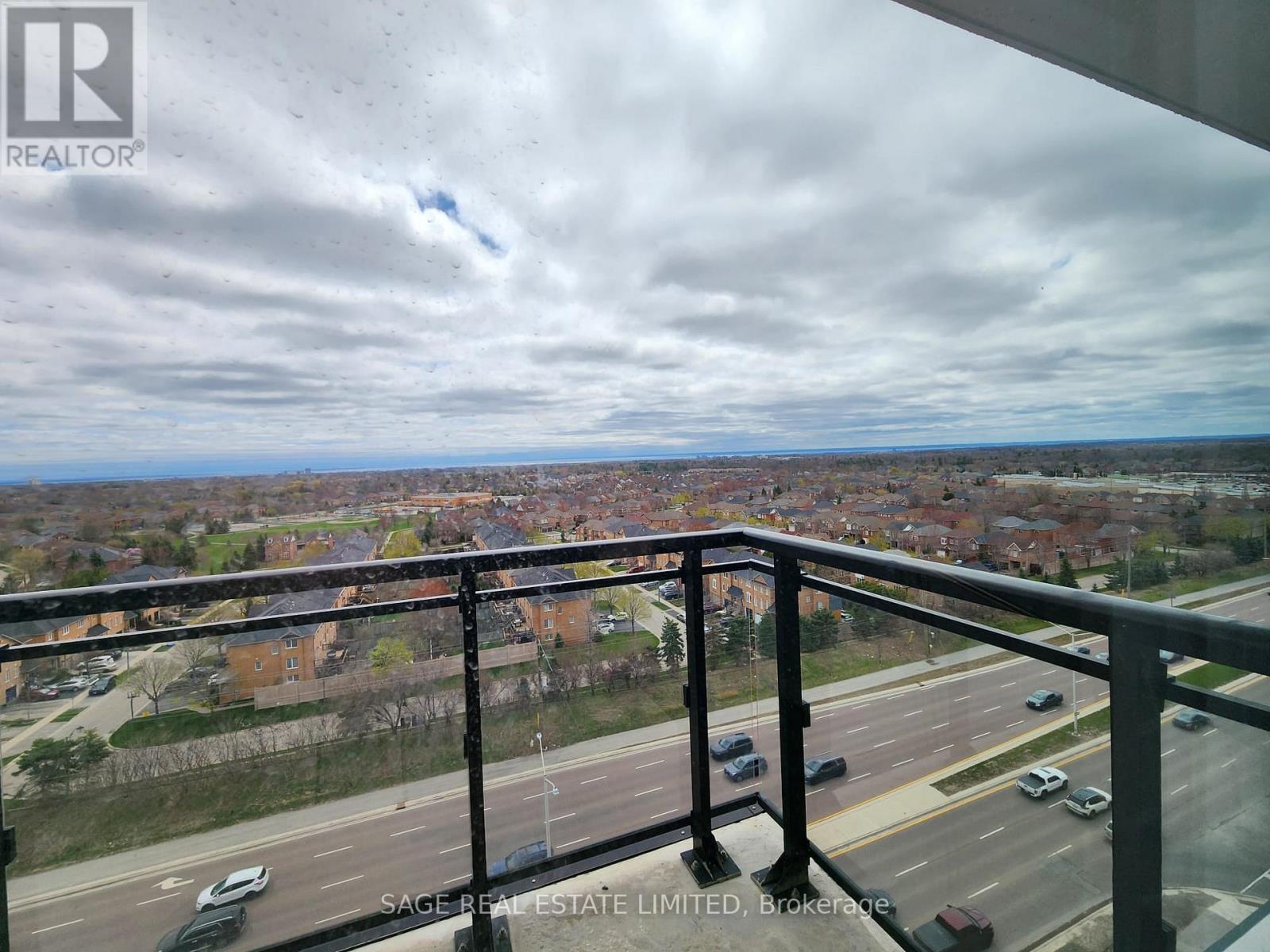Ph11 - 395 Dundas Street W, Oakville, Ontario  L6M 5R8 - Photo 10 - W12786474