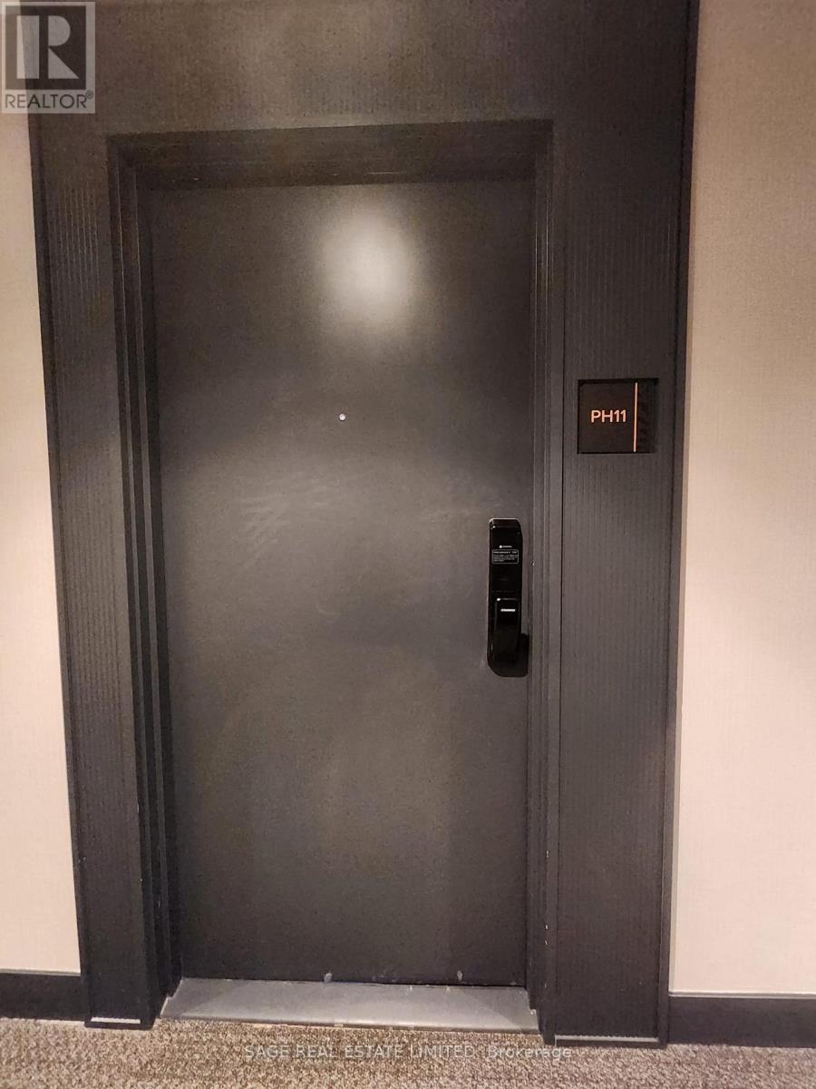 Ph11 - 395 Dundas Street W, Oakville, Ontario  L6M 5R8 - Photo 2 - W12786474