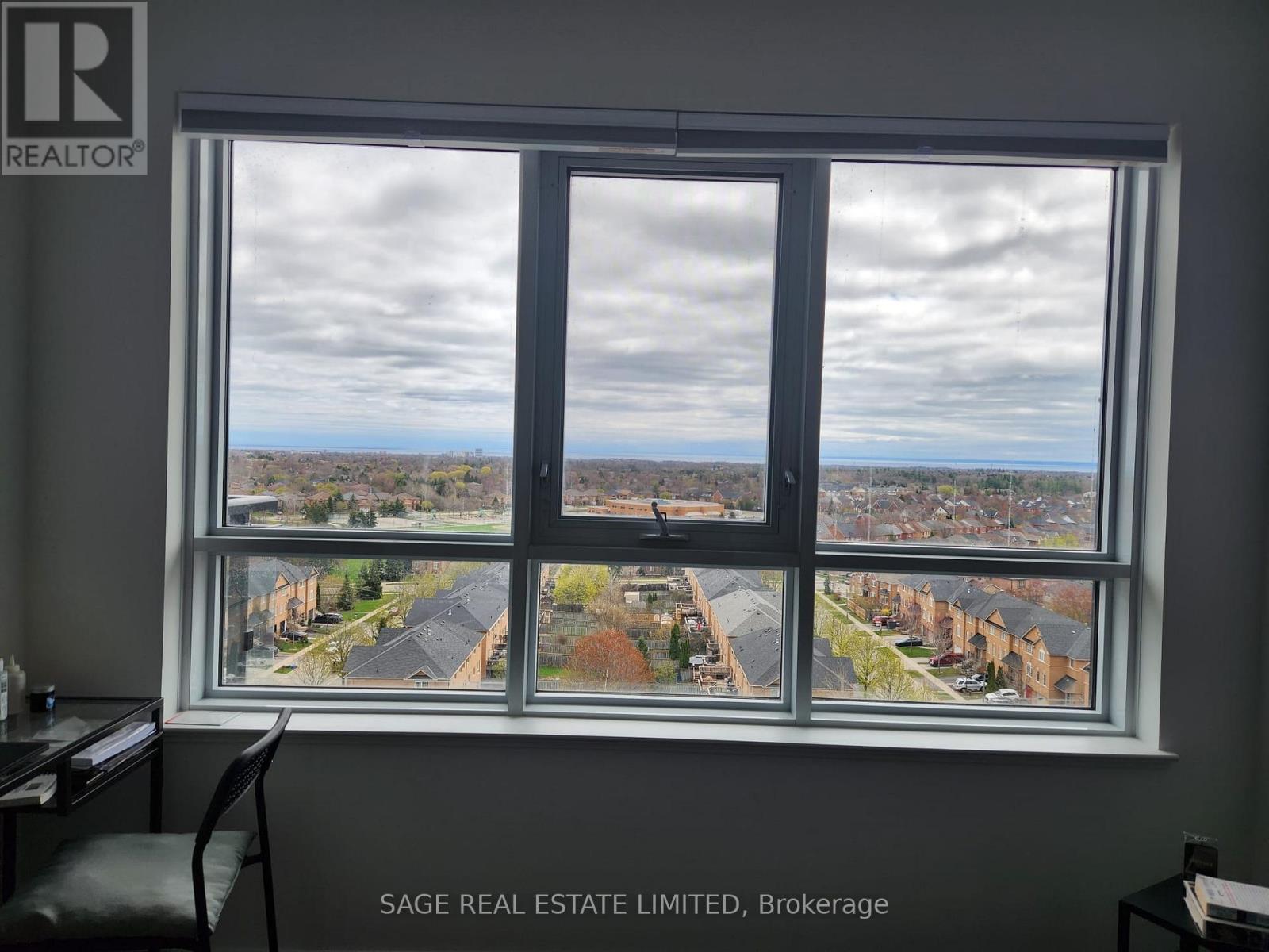 Ph11 - 395 Dundas Street W, Oakville, Ontario  L6M 5R8 - Photo 5 - W12786474