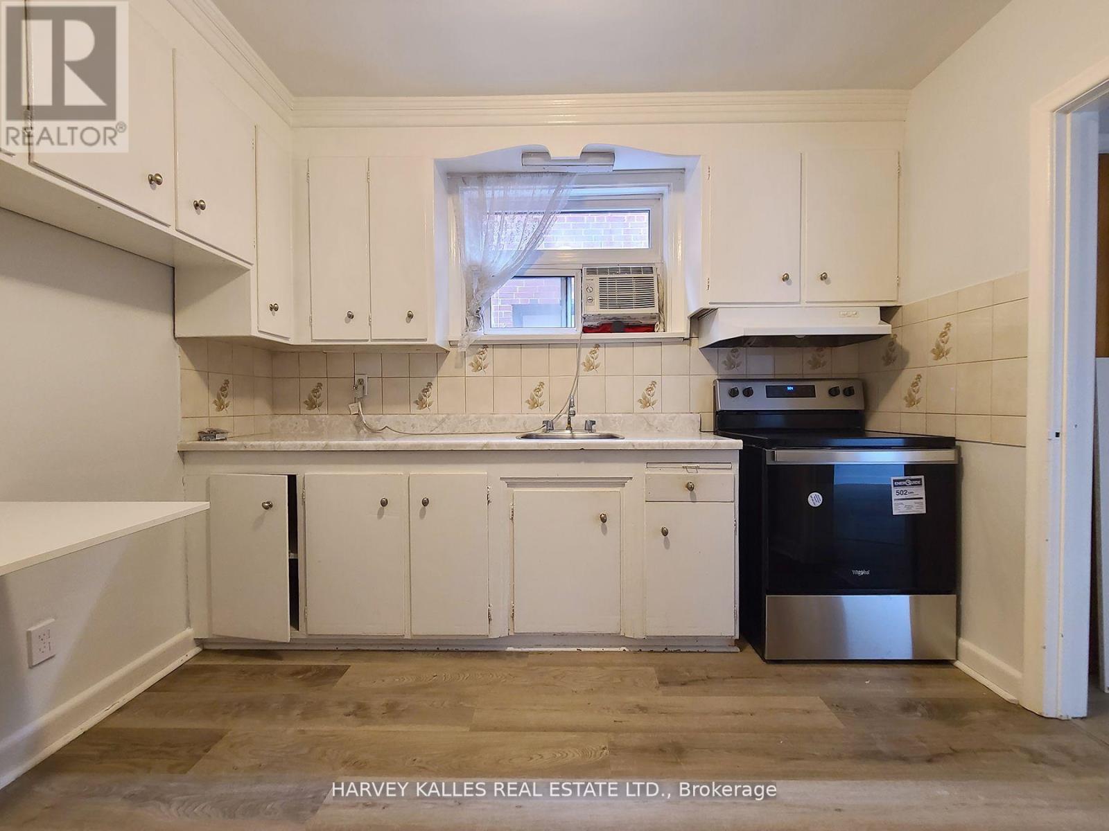 2 - 476 St Johns Road, Toronto, Ontario  M6S 2L3 - Photo 8 - W12786488