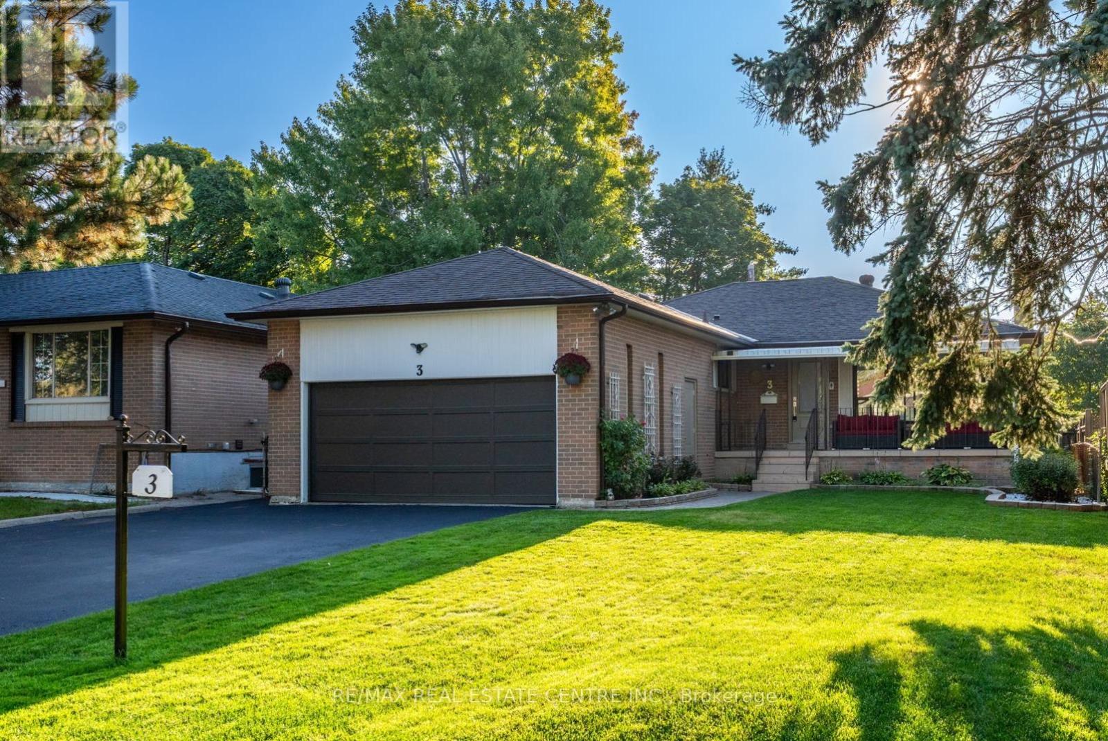 3 DUNN PLACE, Brampton, Ontario