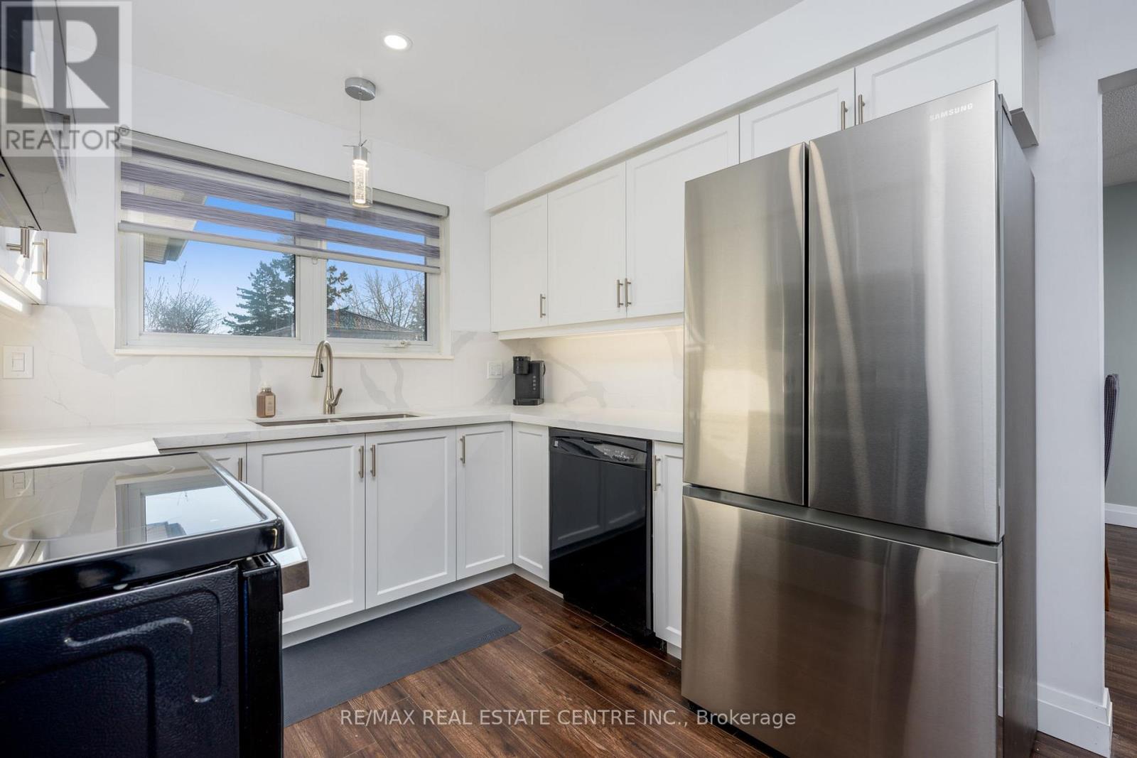 3 Dunn Place, Brampton, Ontario  L6T 1S2 - Photo 15 - W12786506