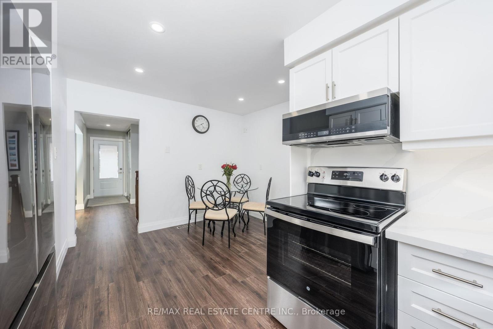 3 Dunn Place, Brampton, Ontario  L6T 1S2 - Photo 17 - W12786506