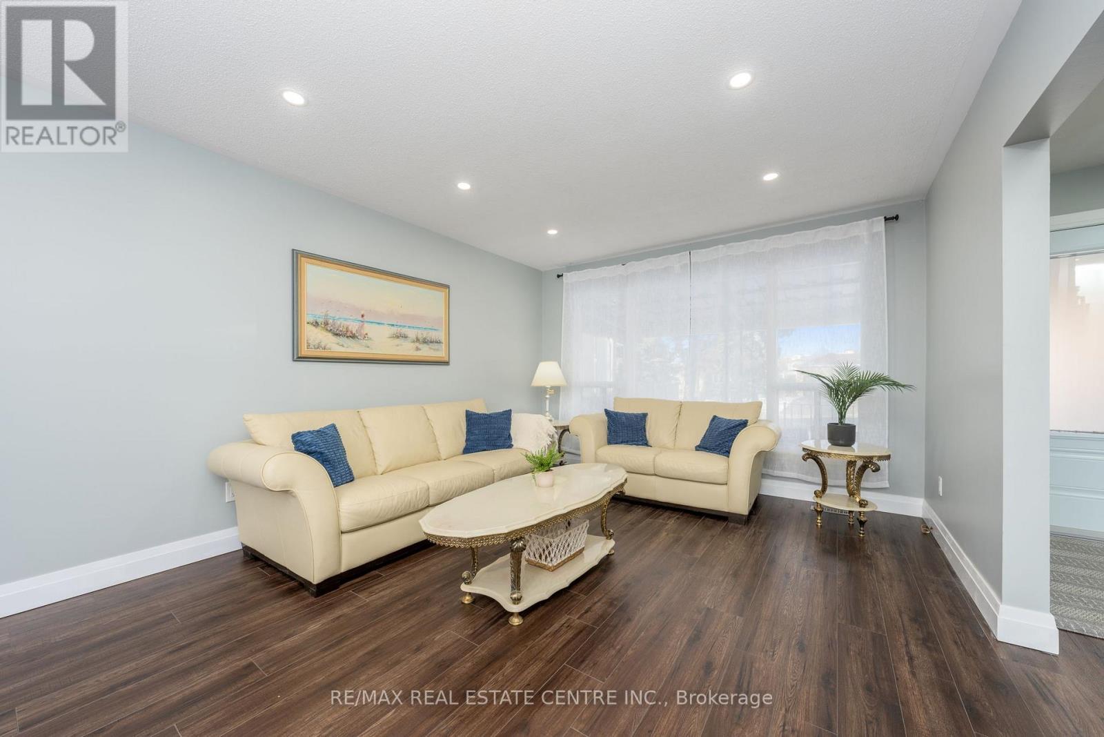 3 Dunn Place, Brampton, Ontario  L6T 1S2 - Photo 9 - W12786506