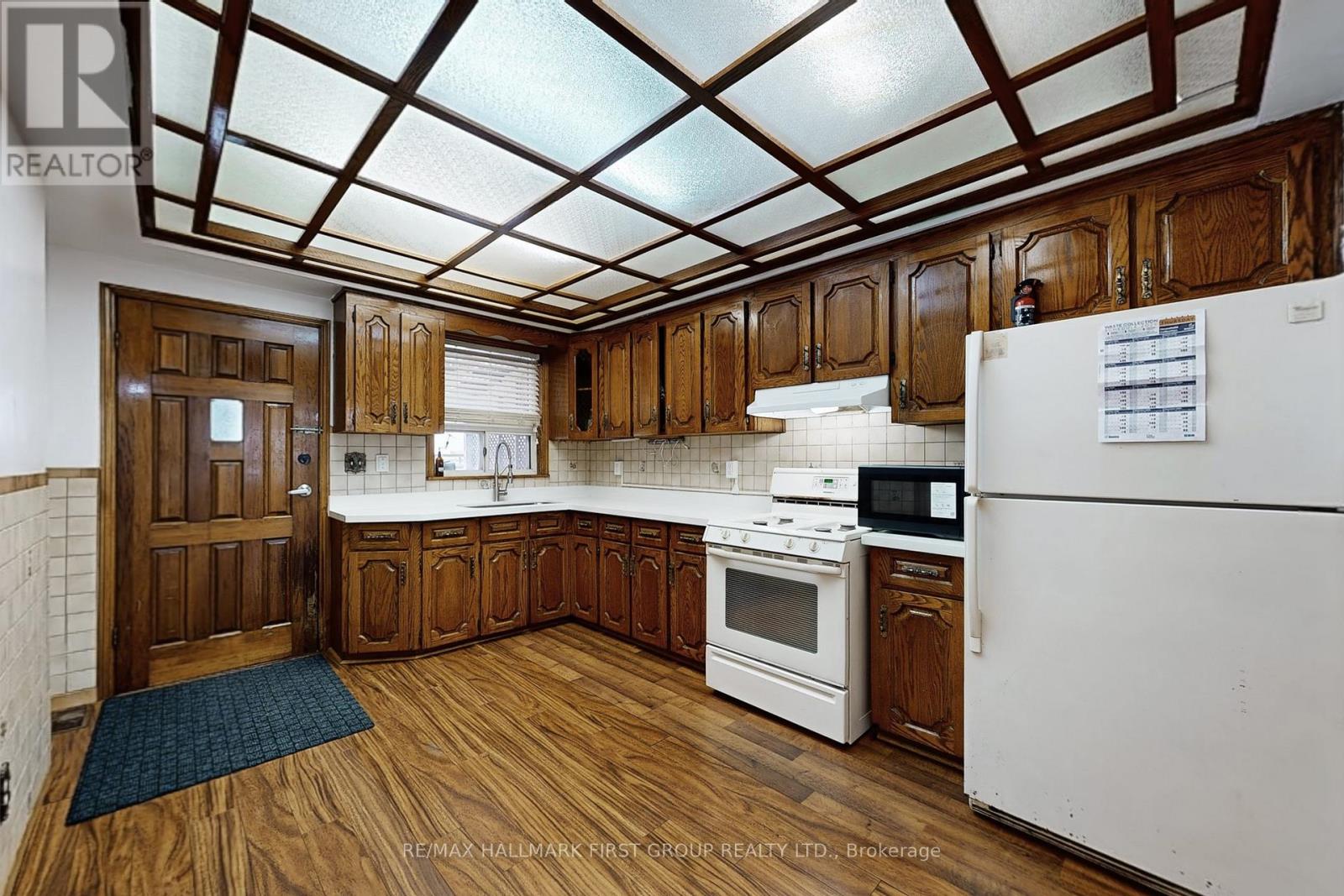 480 Lansdowne Avenue, Toronto, Ontario  M6H 3Y3 - Photo 13 - W12786548