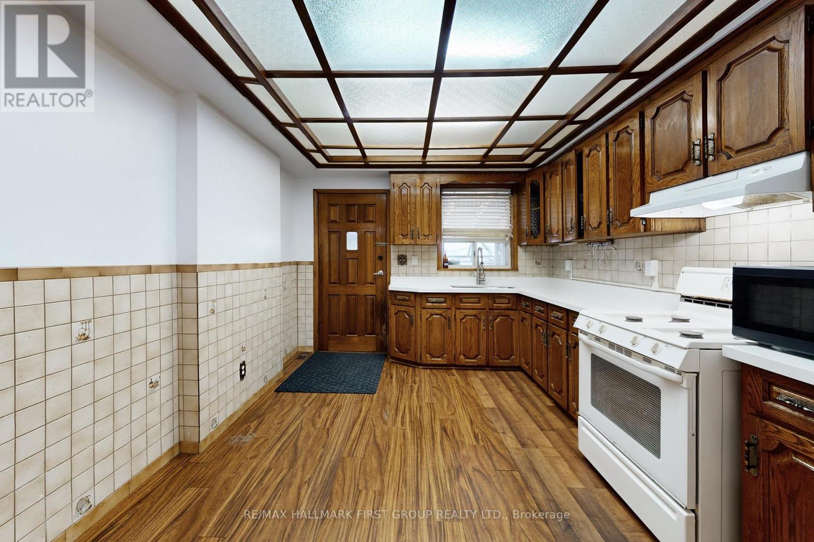 480 Lansdowne Avenue, Toronto, Ontario  M6H 3Y3 - Photo 14 - W12786548