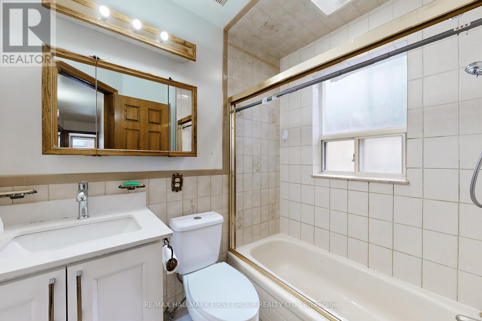 480 Lansdowne Avenue, Toronto, Ontario  M6H 3Y3 - Photo 33 - W12786548