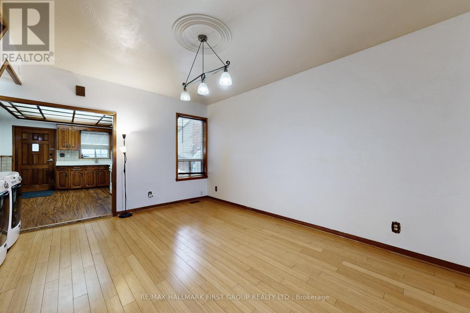 480 Lansdowne Avenue, Toronto, Ontario  M6H 3Y3 - Photo 5 - W12786548